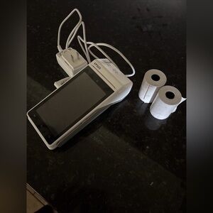 White VP500 Payment Terminal with Accessories